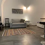 Zziny House * Κατάνια