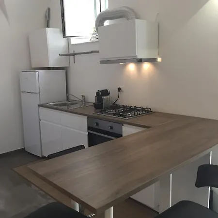 公寓 Zziny House 卡塔尼亚