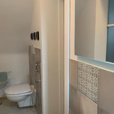 公寓 Zziny House 卡塔尼亚