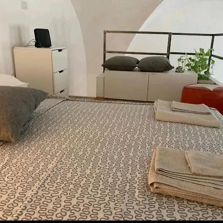 公寓 Zziny House 卡塔尼亚