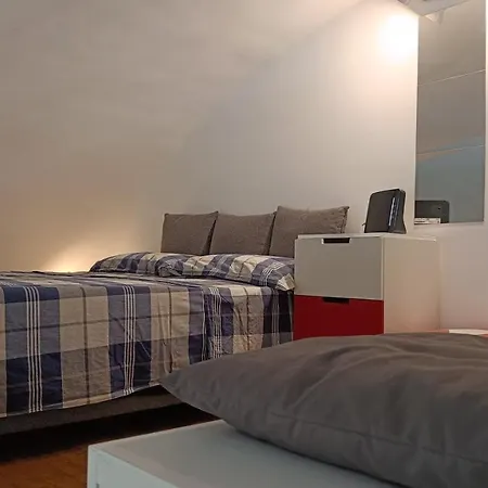 Zziny House 公寓 卡塔尼亚